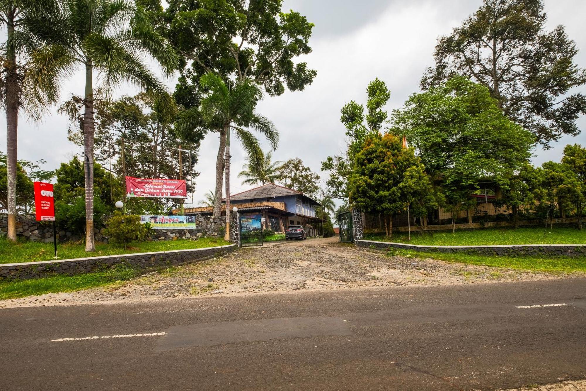 Oyo 2278 Cikidang Hunting Resort Sukabumi Exterior photo
